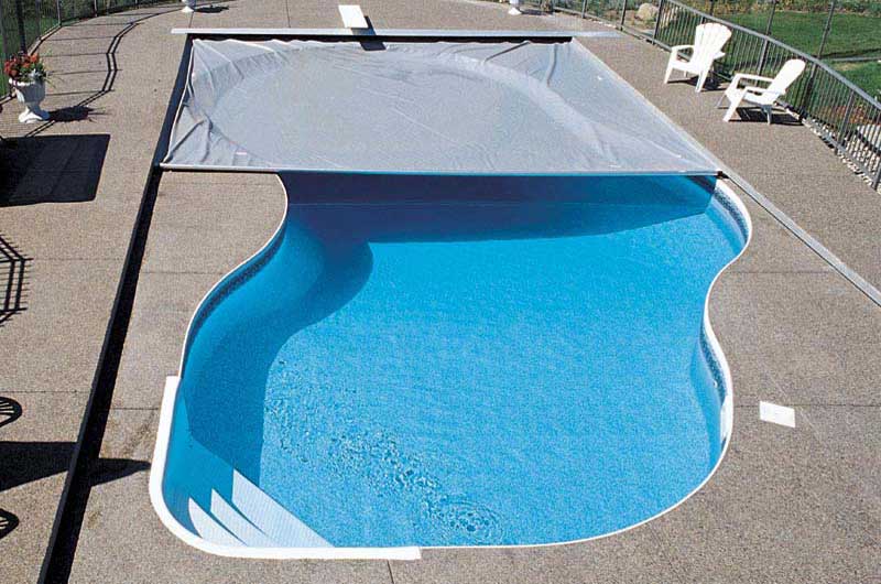 Installing a Pool Blanket